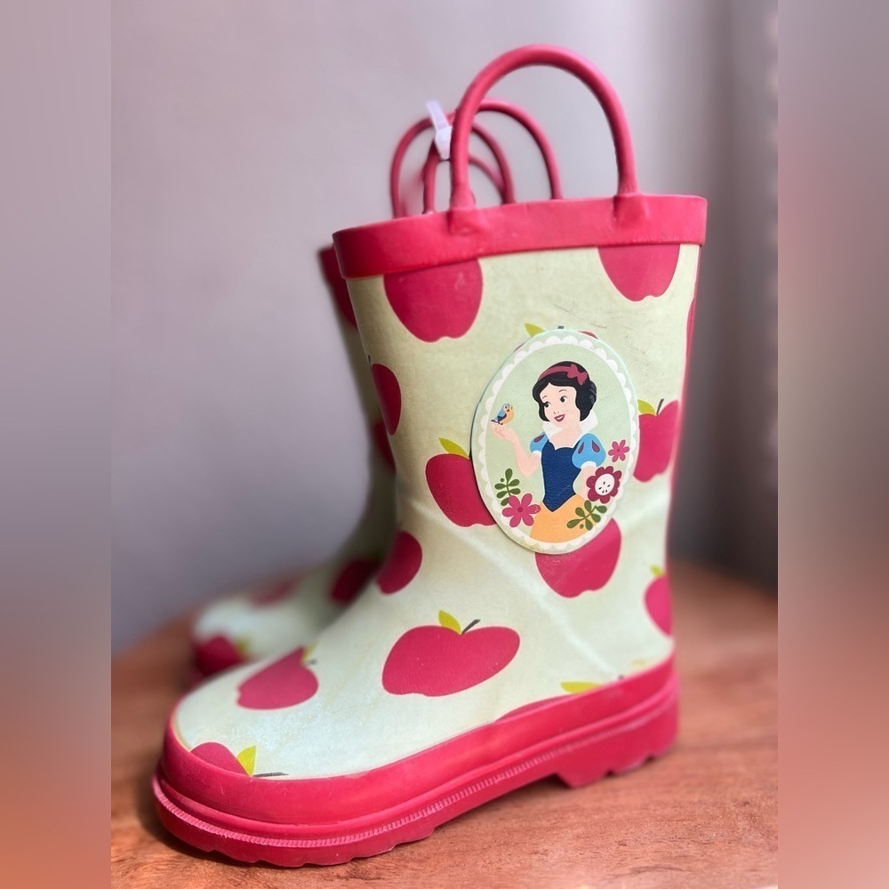 Snow White rain boots size 11